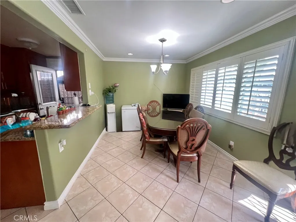 933 S La Verne Avenue, East Los Angeles, California 90022 home-pic-14